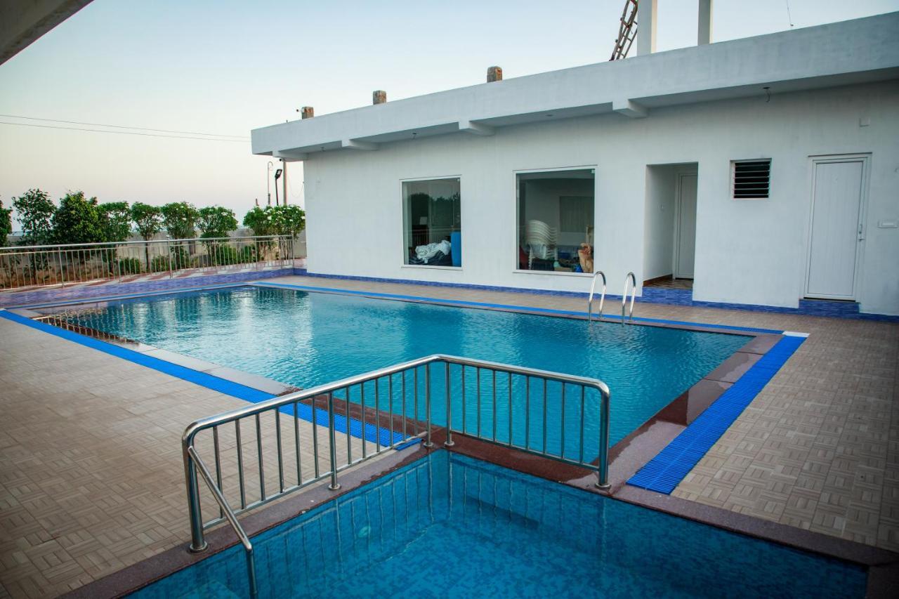 Thai Beach Resort Tiruchchendūr Exteriör bild